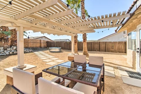 2 Mi to Coachella Indio Getaway with Outdoor Oasis! House in La Quinta