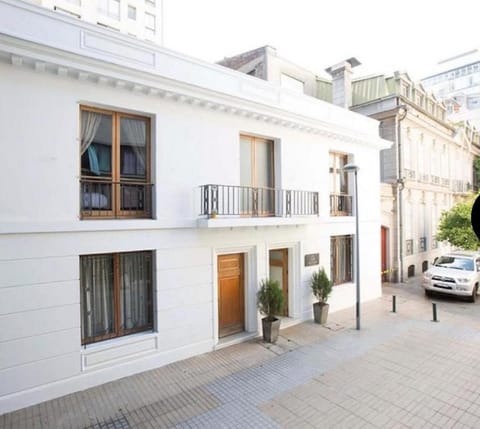 Property building, Facade/entrance, Balcony/Terrace, Street view, Quiet street view