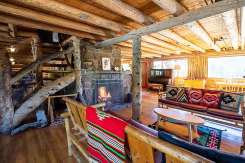 Communal lounge/ TV room, Seating area, Meeting/conference room, flat iron