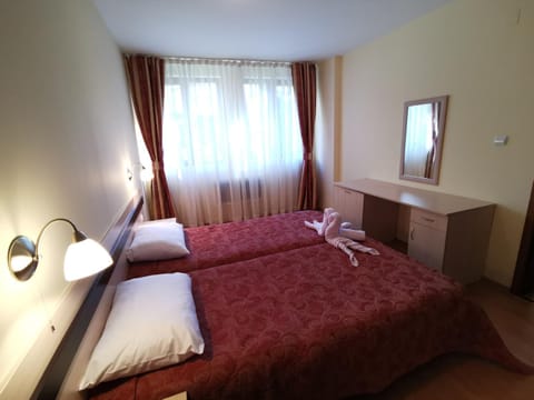 Bed, Photo of the whole room, Bedroom, hair dresser