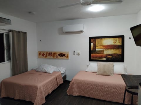 Bed, TV and multimedia, Photo of the whole room, Bedroom, air conditioner