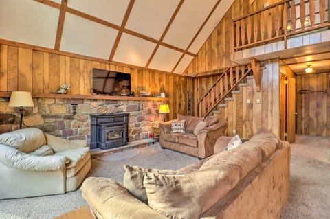 Lake Harmony Access Home with Game Room and Fire Pit! House in Hickory Run State Park