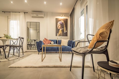 Living room, Seating area, Dining area, air conditioner