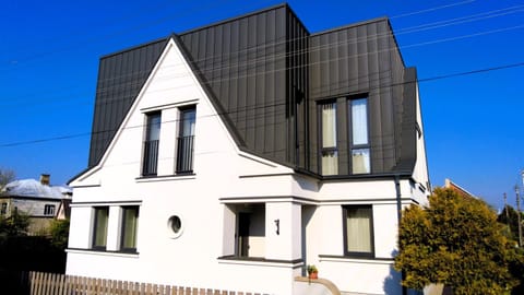 Property building, Day