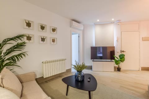 Communal lounge/ TV room, Living room