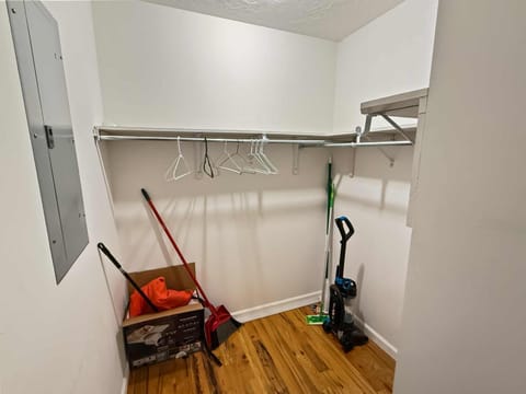 Comfy King Bed Townhouse with Outdoor Sitting Area Apartment in Guntersville Lake