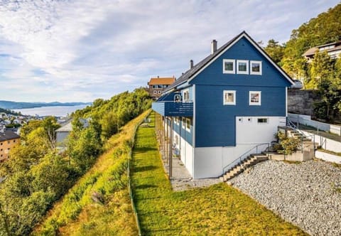 Day, Natural landscape, Garden, Mountain view, Sea view