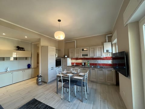 Dining area, dishwasher, minibar, pet friendly, stove