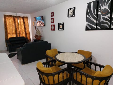 Casa Acá Diamante Gaviotas House in Acapulco