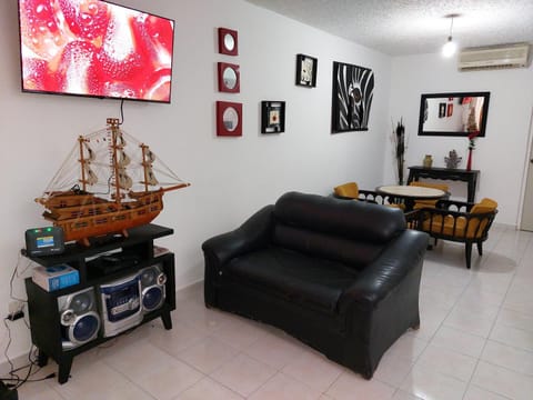 Casa Acá Diamante Gaviotas House in Acapulco