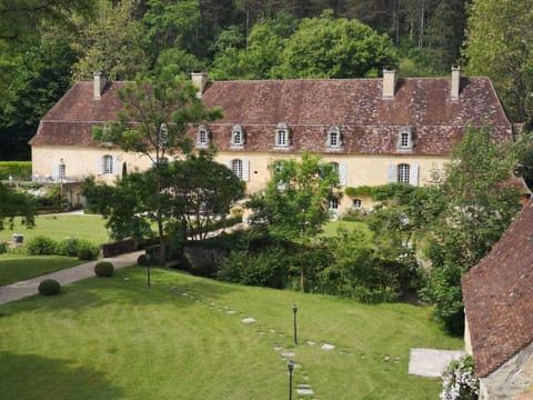Property building, Garden view