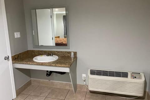 Bedroom, air conditioner