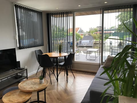 View (from property/room), Balcony/Terrace, Living room, Seating area, Dining area