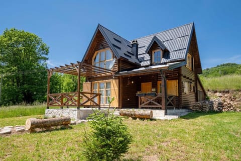 Anna's Mountain House Chalet in Montenegro