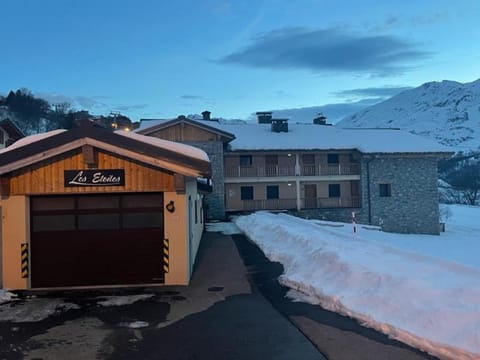 Appartement skis aux pieds, 3 chambres + lits superposés, terrasse, Le Levassaix - FR-1-570-40 Apartment in Les Allues
