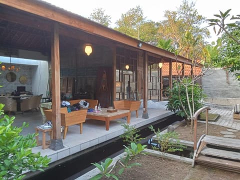 Property building, Patio, View (from property/room), Balcony/Terrace, Living room, Garden view