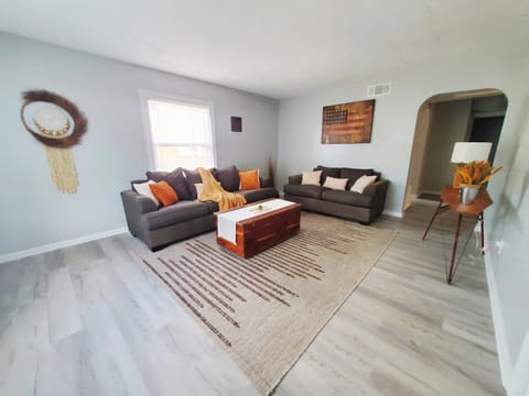 Room Near Downtown UofL,Airport&ExpoCenter Bed and Breakfast in Louisville