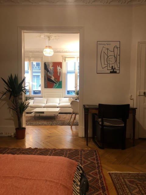 Bed, Living room, Bedroom