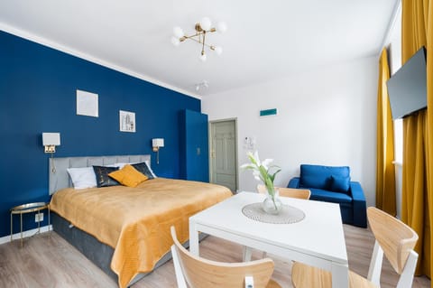 Bed, Living room, Bedroom