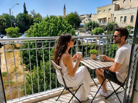Patio, Natural landscape, View (from property/room), Balcony/Terrace, Balcony/Terrace, City view, Landmark view, Street view, Quiet street view