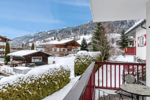 View (from property/room), Balcony/Terrace, Mountain view