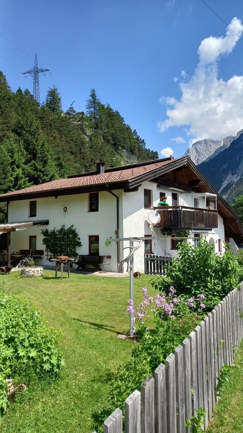 Property building, Spring