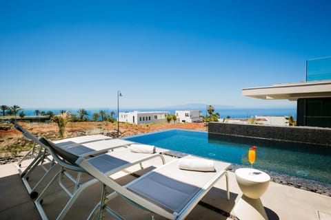Patio, Day, Natural landscape, View (from property/room), Balcony/Terrace, Sea view, Swimming pool, sunbed