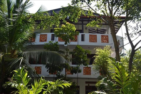 Property building, Day, Garden, Garden view