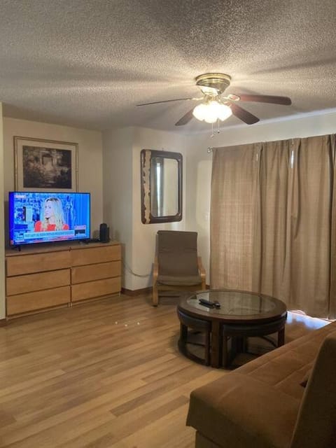 Lakeview Condo in Gated Community Apartment in Greater Carrollwood