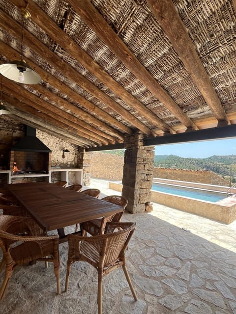 Off site, BBQ facilities, BBQ facilities, Swimming pool