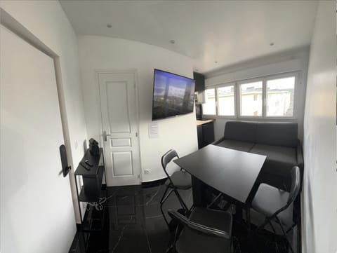 Appartement F2 meublé - tout équipé - Tv netflix - 4 personnes Apartment in Lisieux