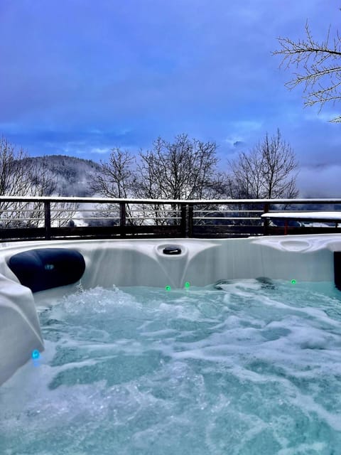 Natural landscape, Winter, Hot Tub, On site