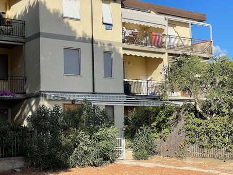 Grazia&Andrea Pratoranieri, Capraia 17, 100m. mare Apartment in Follonica