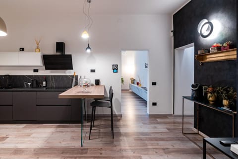 Kitchen or kitchenette, Dining area, dishwasher, pet friendly, stove