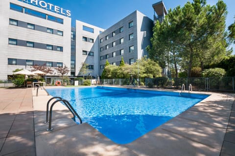 Property building, Off site, Day, Swimming pool