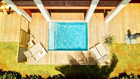Garden view, Pool view, Swimming pool, sunbed