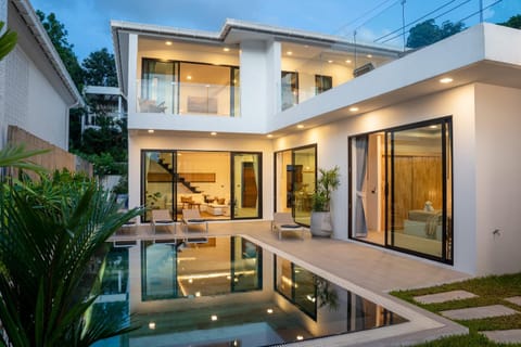 Property building, Pool view, Swimming pool, sunbed