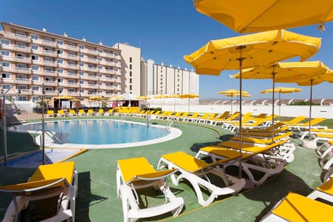 Swimming pool, sunbed