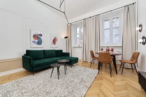 Communal lounge/ TV room, Living room, Seating area, Dining area