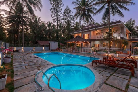 Swimming pool, Swimming pool