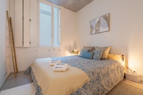 Bed, Photo of the whole room