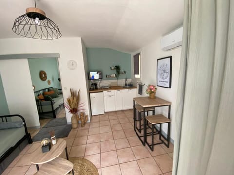 Aix-en-Provence, Charmant studio proche toutes comodités et axes routiers, linges fournis Apartment in Aix-en-Provence