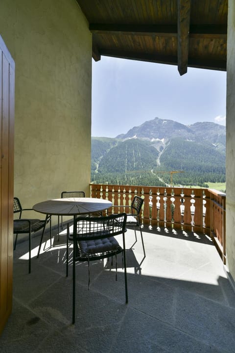 Chesa Bursella - Madulain Apartment in Canton of Grisons