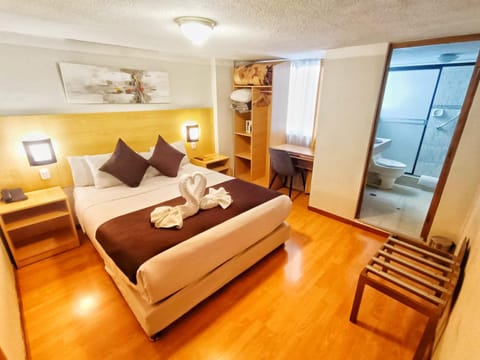 Bed, Photo of the whole room, Seating area, Bedroom, towels
