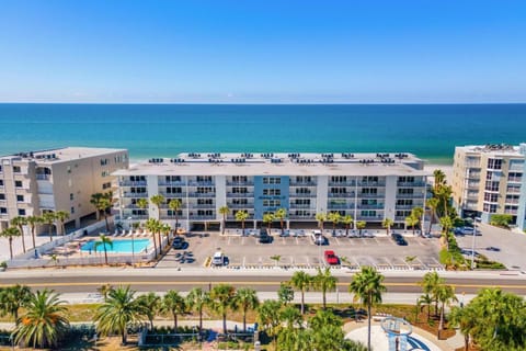 Escape to Beach Oasis! New Management! Updated Beachside Condo with Heated Pool! Apartment in Indian Shores