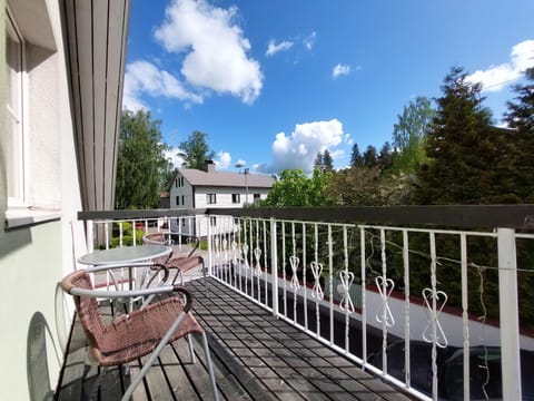 Property building, Day, Balcony/Terrace, Balcony/Terrace