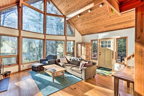 Berkshires Cabin 2 Mi to Appalachian Trail! Cabin in Becket