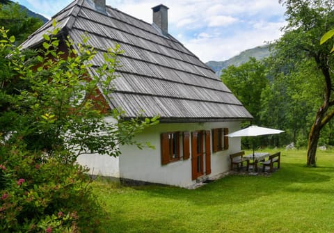 Property building, Garden, Balcony/Terrace