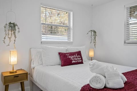 The Peaceful VILLAGE unit#3 House in Plant City