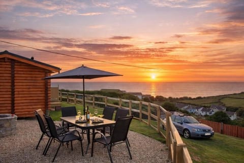 CROYDE RANCH CHALET 2 Bedrooms House in Georgeham